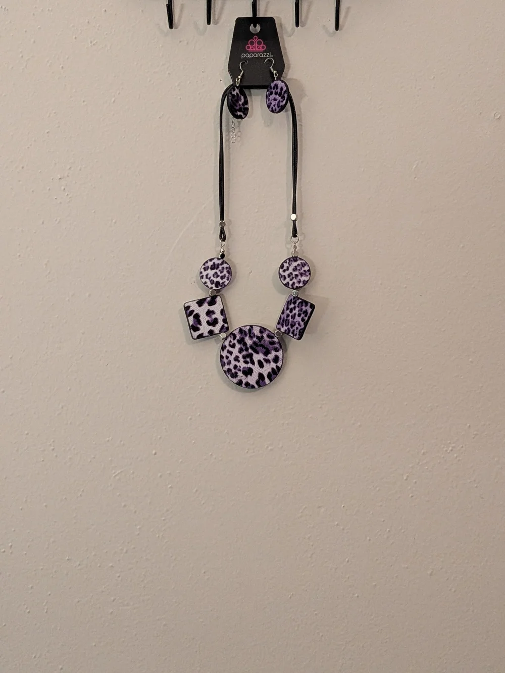 paparazzi Purple Leopard Print Pendant Necklace & Earrings